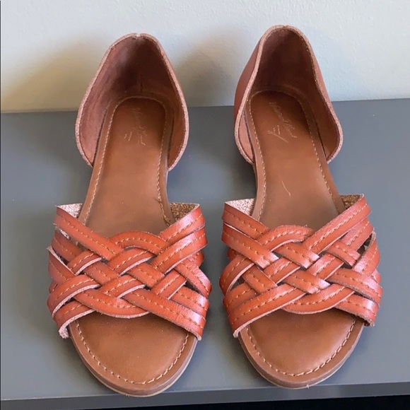 Shoes - 🍉Super cute sandals!